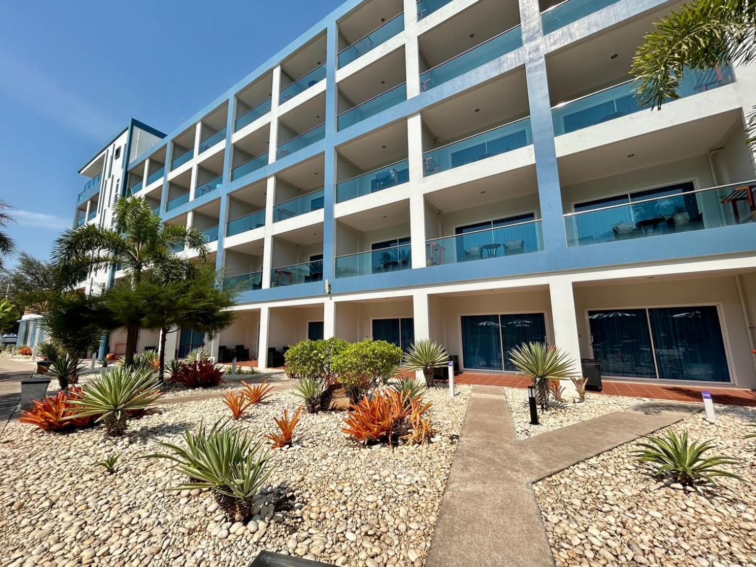 Grandblue Resort & Beachclub Mae Phim Exterior foto